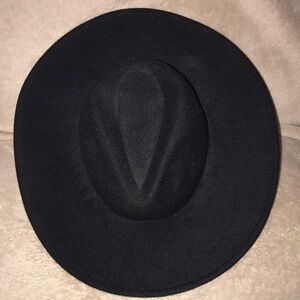 Forever 21 black S/M 55cm cowboy 🤠 hat 💕 damaged